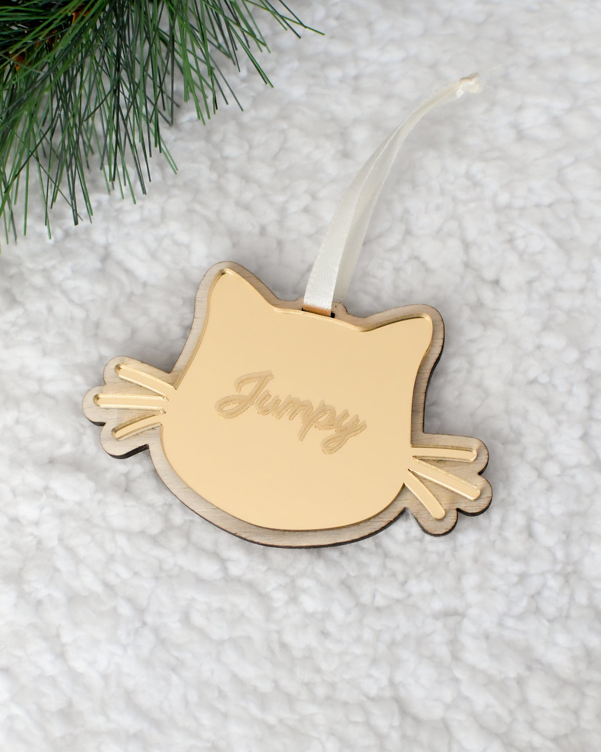 Suspension de Noël Chat